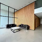 Seaport Apartments Pacifico B