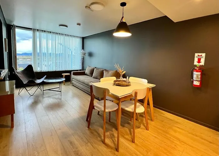 Seaport Apartments Pacifico B